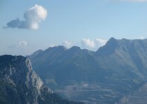 Kalte Mauer- Zoom Ã¼ber den Erzberg zum Reichenstein - links der Pfaffenstein Westgrat.jpg