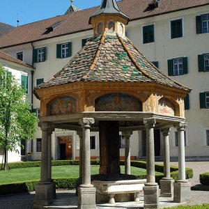 Medium 'Brunnen der Weltwunder, Neustift' in der Kategorie 'Brunnen'