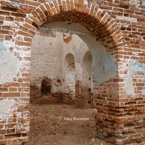 das Gottesmutter-Kloster auf dem Roten Berg