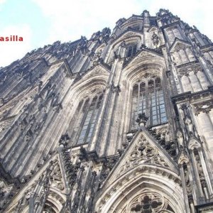 Kölner Dom von unten