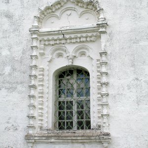 Fenster der Mariä-Verkündigung-Kirche (17.Jh.)