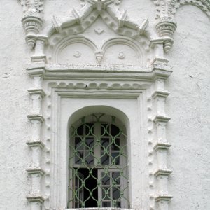 Fenster der Mariä-Verkündigung-Kirche (17.Jh.)