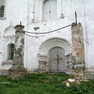 Seiteneingang der Mariä-Verkündigung-Kirche (17.Jh.)