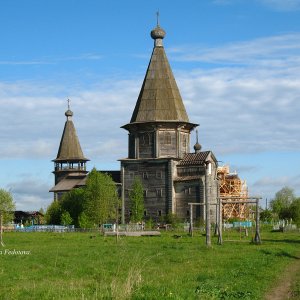 Kirchenensemble von Ljadiny