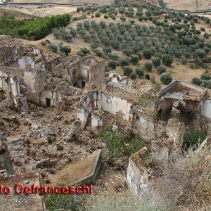 Craco (Geisterstadt in der Provinz Matera/Basilicata/Italien).