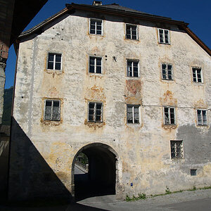 Der Turm an der Innbrücke in Pfunds