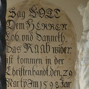 Inschrift auf dem Raaberkreuz Korneuburg