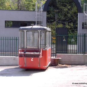 Kohlerer Bahn / Wagen bis 2006 steht nach FBM-Wechsel an der Talstation