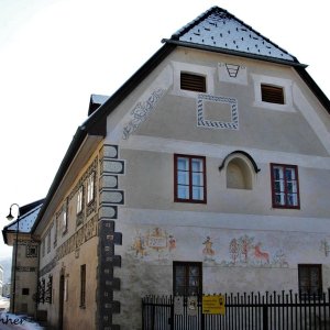 Lederer-Haus, Nordseite