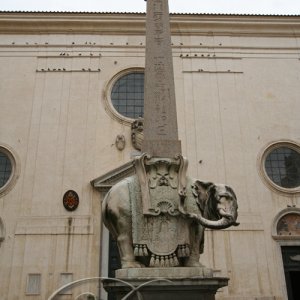 Berninis Elefant mit Obelisk in Rom