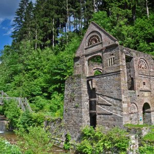 Medium 'Erzquetsche Lölling' in der Kategorie 'Industriearchitektur, Urban Exploration'