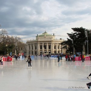 Auf Kufen ins Burgtheater