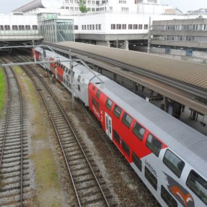 Regionalexpress im Bahnhof Spittelau Wien