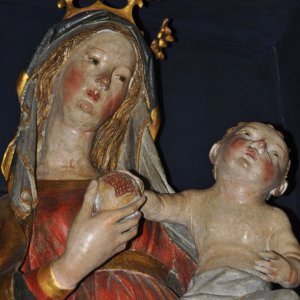 Launsdorf (Bez.St.Veit an der Glan) - Madonna auf dem Hauptaltar