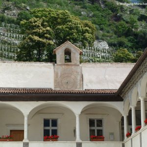 Schloss Schlandersburg, Uhr- Glockenturm