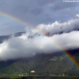 Burg Dornsberg unter Regenbogen