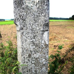 Steinpfeiler vom Wegkreuz