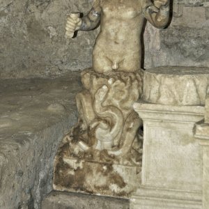 Ptuj - Mithräum I - Geburt des Mithras aus dem Felsen