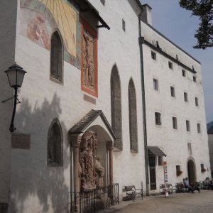 Burgkapelle auf Hohensalzburg mit neuer Sonnenuhr