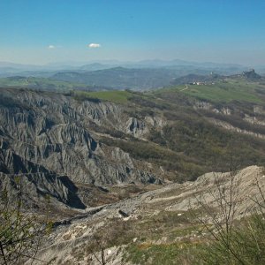 Canossa - Blick vom Burghügel auf die Umgebung