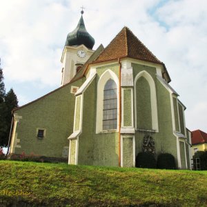 Wehr- und Pfarrkirche Gottsdorf an der Donau