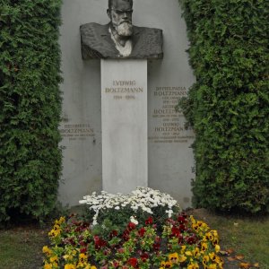 Wiener Zentralfriedhof - Grab von Ludwig Boltzmann