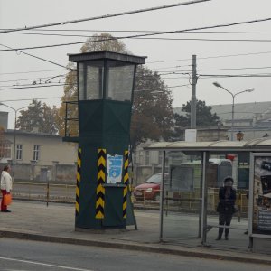 Vor dem Haupttor des Zentralfriedhofs in Wien