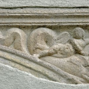 Pöchlarn - Römische Spolien an der Pfarrkirche