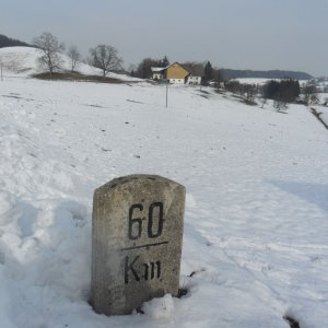 Grenzstein  Kilometerstein SKGL  Salzkammergutlokalbahn