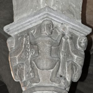 Kapitell in der Krypta von San Zeno in Verona