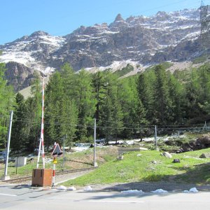 Bahnübergang vor der Montebellokurve