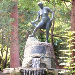 Vinzenz Priessnitz-Brunnen im Wiener Türkenschanzpark im 18. Bezirk