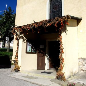 Eingangsportal Wallfahrtskirche Maria Raisenmarkt