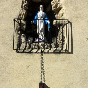 Skulptur Außenfassade Wallfahrtskirche Maria Raisenmarkt