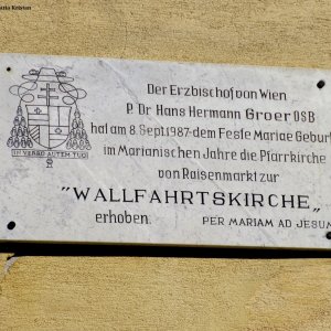 Hinweistafel Außenfassade Wallfahrtskirche Maria Raisenmarkt