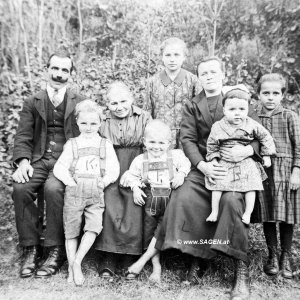 Medium 'Bauernfamilie' in der Kategorie 'Porträts aus historischer Landwirtschaft'