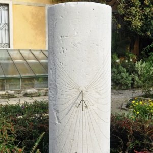 Sonnenuhr im Botanischen Garten von Padua