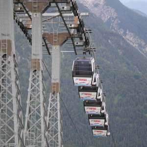 Karwendelbahn Pertisau / Wagengruppe vor der Bergstation