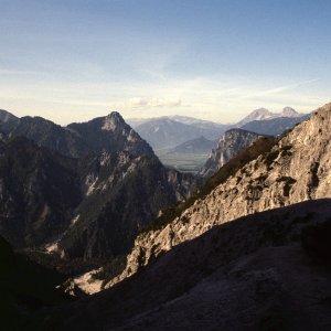 Beim Bergwandern in den Alpen