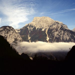 Beim Bergwandern in den Alpen