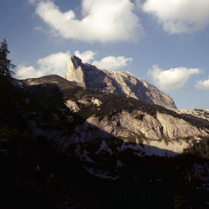 Beim Bergwandern in den Alpen