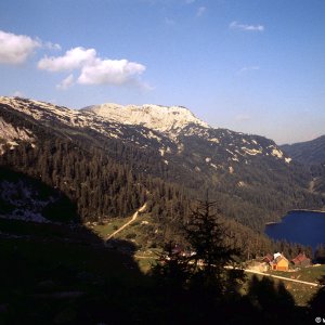 Beim Bergwandern in den Alpen