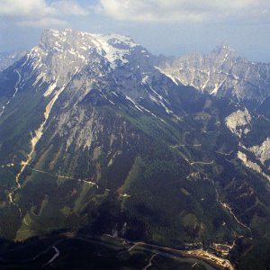 Beim Bergwandern in den Alpen