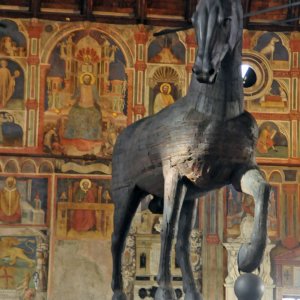 Sala della Ragione (Padua) - Holzmodell des Gattamelatapferdes