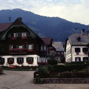 Beim Bergwandern in den Alpen