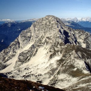 Beim Bergwandern in den Alpen