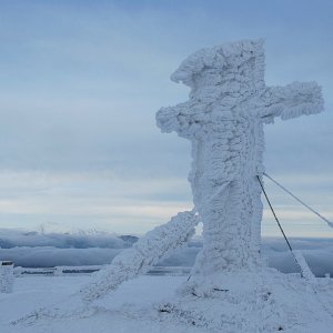 gewaltiger Anraum am Gipfelkreuz des Stuhlecks 1782m