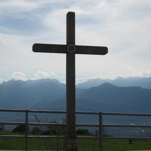 Wegkreuz am Dorfrand