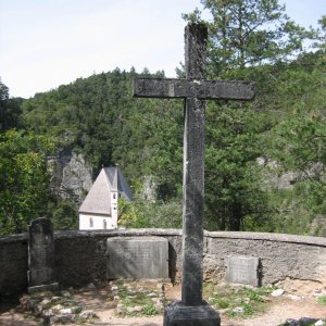 Das Friedhofskreuz  von San Romedio