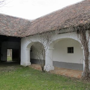 Innenhof mit Arkadengang